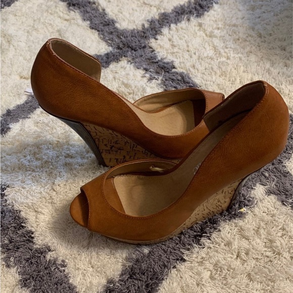 Charming Charlies Size 7 Platform Wedge Heels Open Toe Faux Leather - Picture 6 of 9